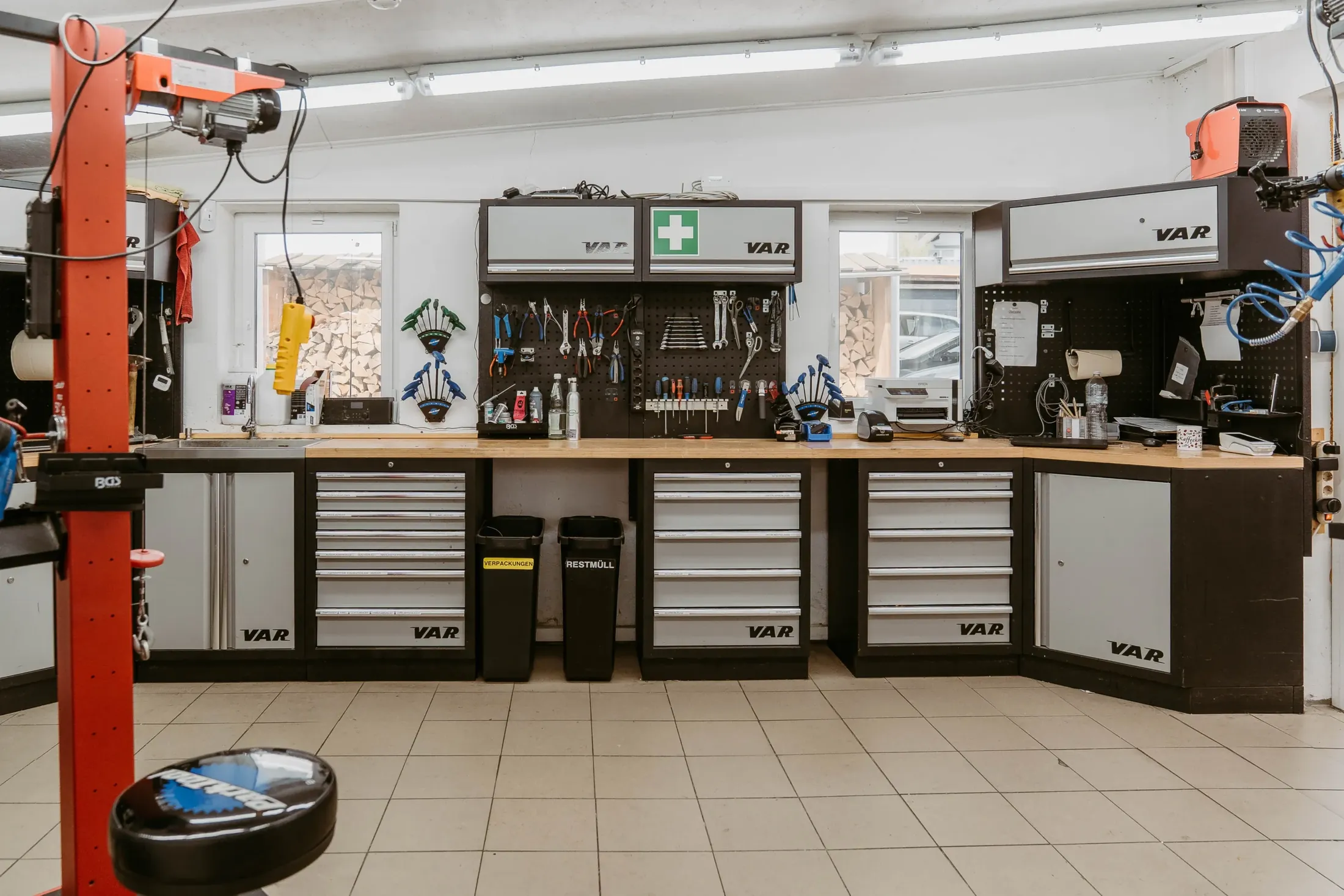 Werkstatt von Fahrrad Heilmann mit Montageständern